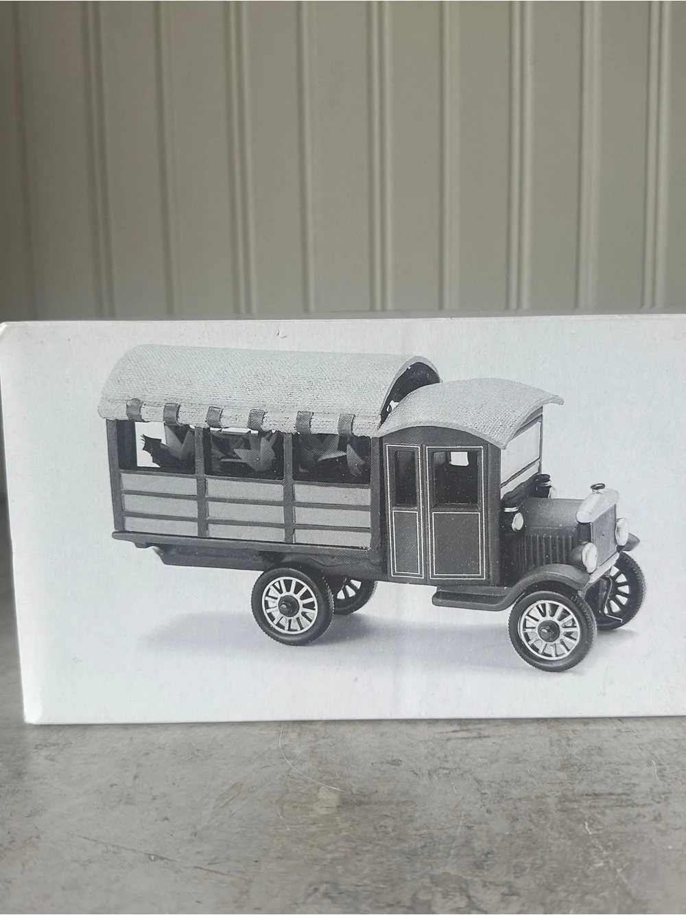 Department 56 Poinsettia Delivery Truck #59000 New Accessories Heritage Village